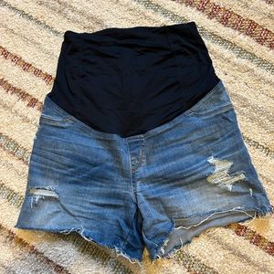 Women’s maternity shorts